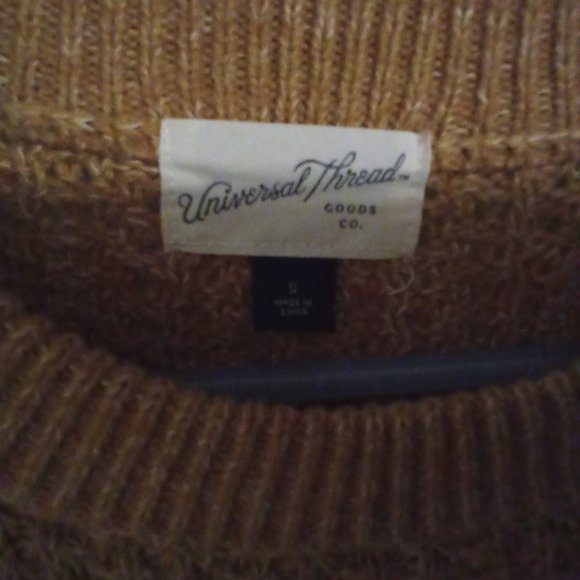 Universal Thread - Picture 3 of 3